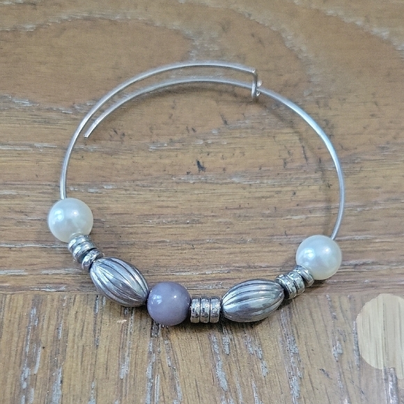 Elegant Silver tone and multi tone beaded Bracelet - Picture 1 of 3
